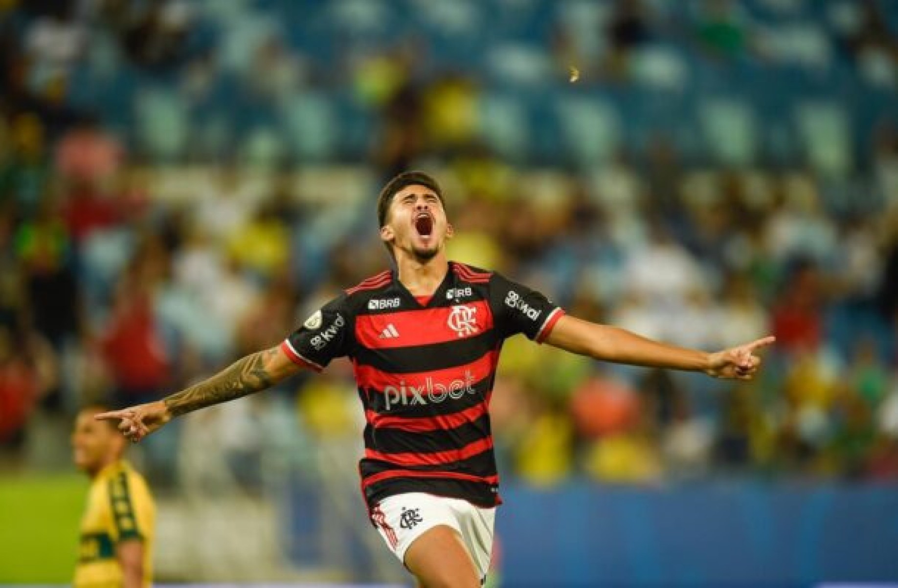 Decisivo em estreia, Guilherme se inspira em Arrascaeta para crescer no Flamengo