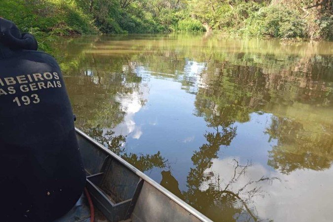O Corpo de Bombeiros foi acionado para uma ocorrência de afogamento no Rio Verde - (crédito: CBMMG) O Corpo de Bombeiros foi acionado para uma ocorrência de afogamento no Rio Verde - (crédito: CBMMG)