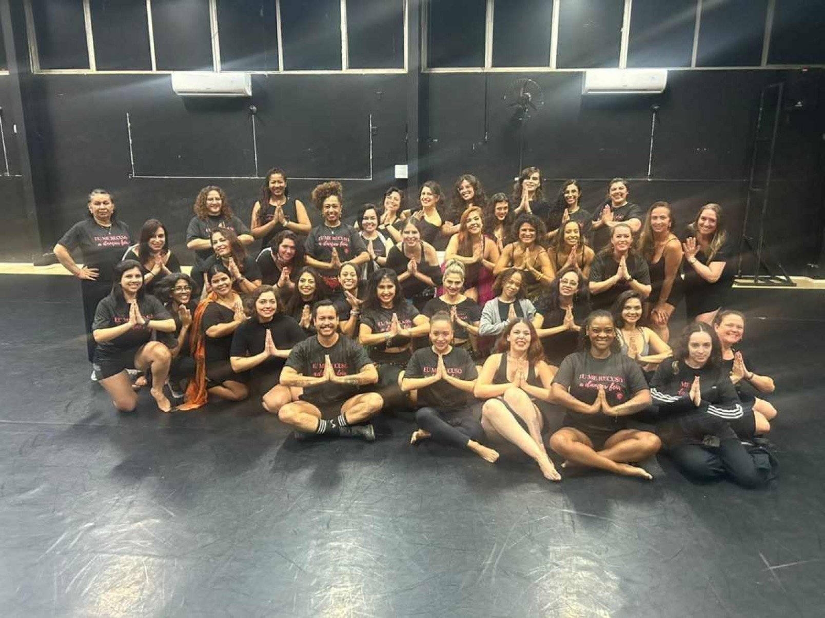 Estúdio de dança Aisha Dincer apresenta espetáculo Deuses Estúdio de dança Aisha Dincer apresenta espetáculo Deuses