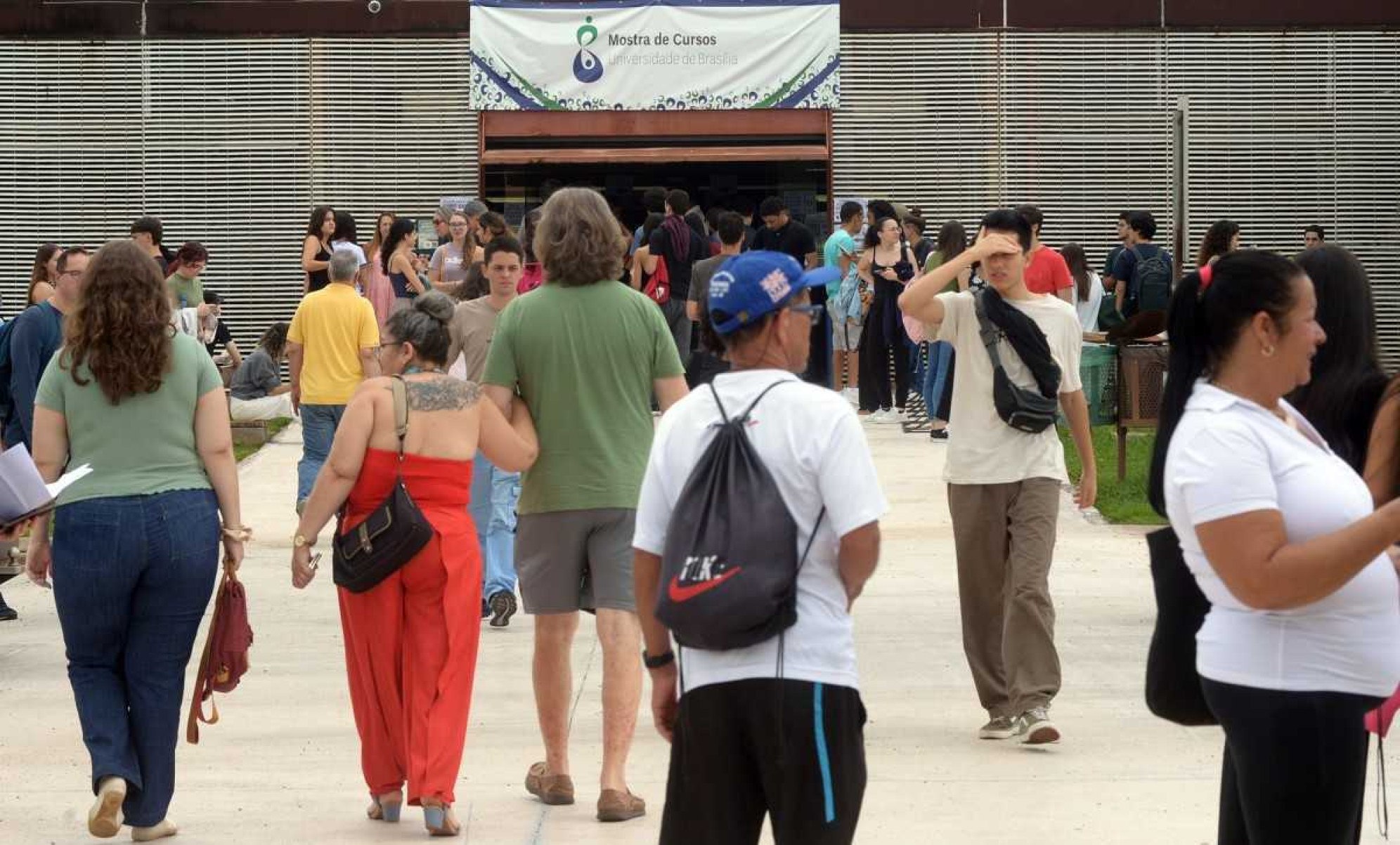  No primeiro dia de provas, a abstenção foi 25,56%, um pouco maior do que no ano passado, que foi de 23,08% -  (crédito:  Ed Alves/CB/DA.Press)