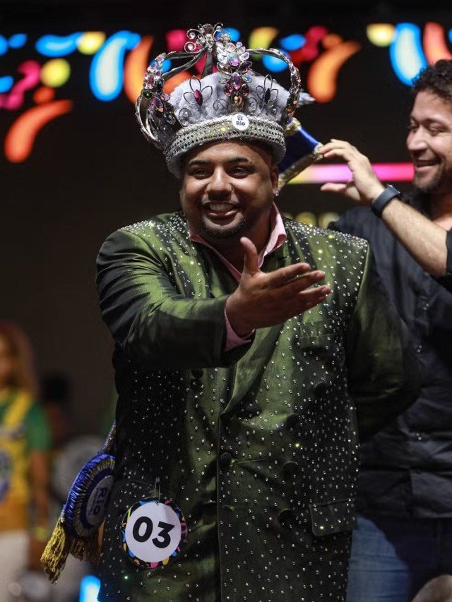 Rei Momo do carnaval 2025 é eleito no Rio de Janeiro; figura folclórica