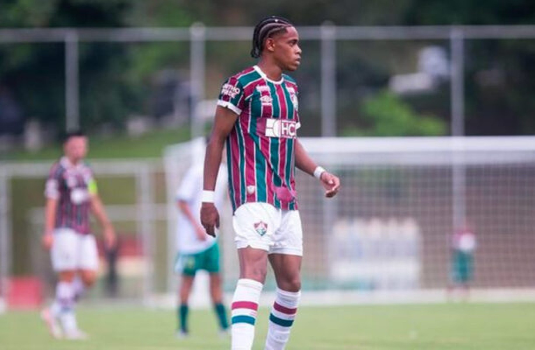 Matheus Reis rompe ligamento do joelho e desfalca o Fluminense por longo período