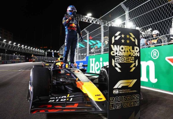 Verstappen garantiu o tetracampeonato mundial no GP de Las Vegas e empatou com Prost e Vettel na lista de maiores campeões da F1       -  (crédito: Getty Images via AFP)