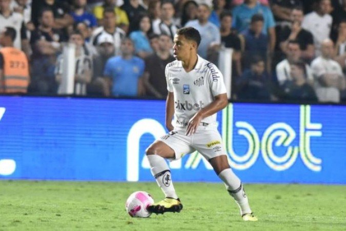SANDRY - Fez algumas faltas bobas e poderia ter ajudado mais na construção de jogadas. NOTA: 4,5 - Foto: Ivan Storti/Santos FC