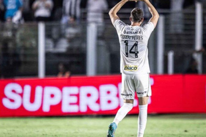 LUAN PERES - Fez alguns desarmes importantes, mas não teve uma grande atuação. NOTA: 4,5 - Foto: Raul Baretta/ Santos FC
