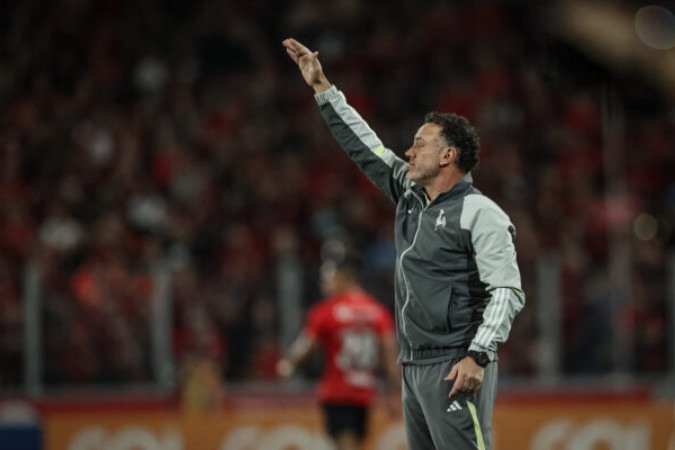 Gabriel Milito reconhece a dificuldade do jogo, mas elogia seu elenco - (crédito: Foto: Pedro Souza / CAM) Gabriel Milito reconhece a dificuldade do jogo, mas elogia seu elenco - (crédito: Foto: Pedro Souza / CAM)