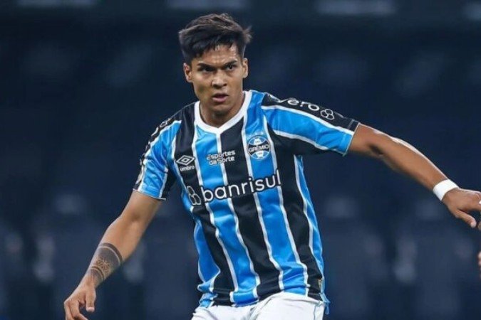 Desde a sua chegada ao Grêmio, Matías Arezo ainda não conseguiu se firmar no time do Grêmio - (crédito: Foto: Lucas Uebel / Grêmio FBPA) Desde a sua chegada ao Grêmio, Matías Arezo ainda não conseguiu se firmar no time do Grêmio - (crédito: Foto: Lucas Uebel / Grêmio FBPA)
