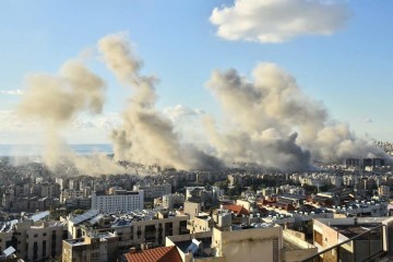 Colunas de fumaça sobre Beirute: intensificação da campanha militar a poucas horas da trégua  -  (crédito: Fadel Itani/AFP)