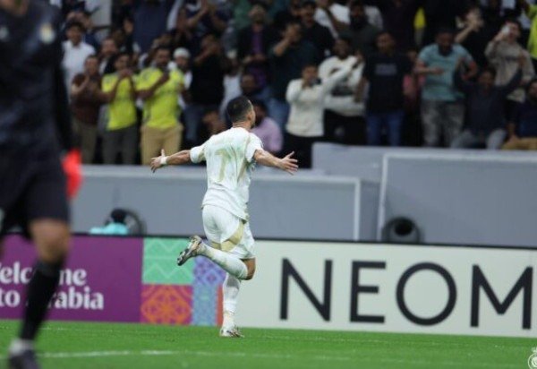 Fotos: Divulgação/AlNassr Club / Mark Thompson/Getty Images