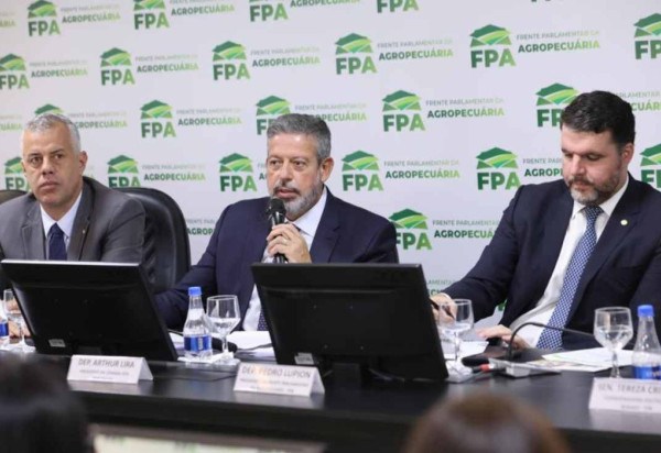 'Não vai modificar em nada a vida dos produtores das exportações brasileiras qualquer falta de vontade dos franceses em contato com o produto brasileiro', apontou deputado -  (crédito: Marina Ramos/Câmara dos Deputados)