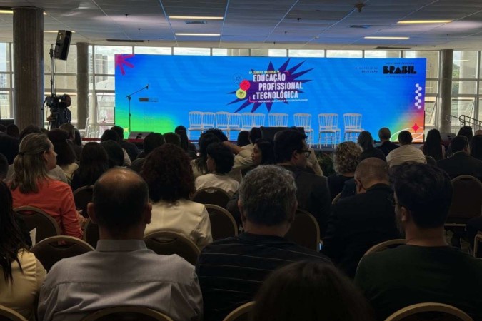 Centenas de pessoas participaram do primeiro dia do evento, no Estádio Mané Garrincha, em Brasília