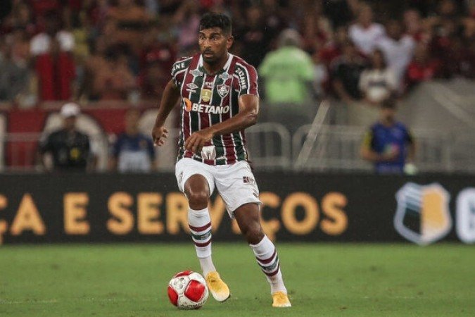 THIAGO SANTOS - Teve dificuldades no um contra um diante dos atacantes adversários. NOTA 4,5 - Foto: LUCAS MERÇON / FLUMINENSE F.C.