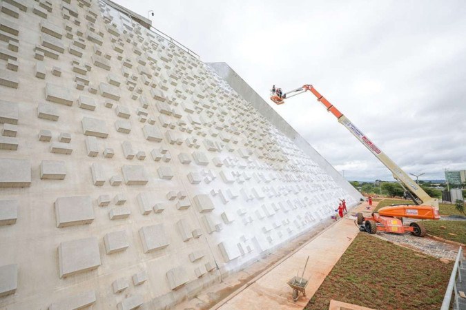 Obras visam a recuperação e reativação do espaço público -  (crédito: Foto: Tony Oliveira/Agência Brasília)