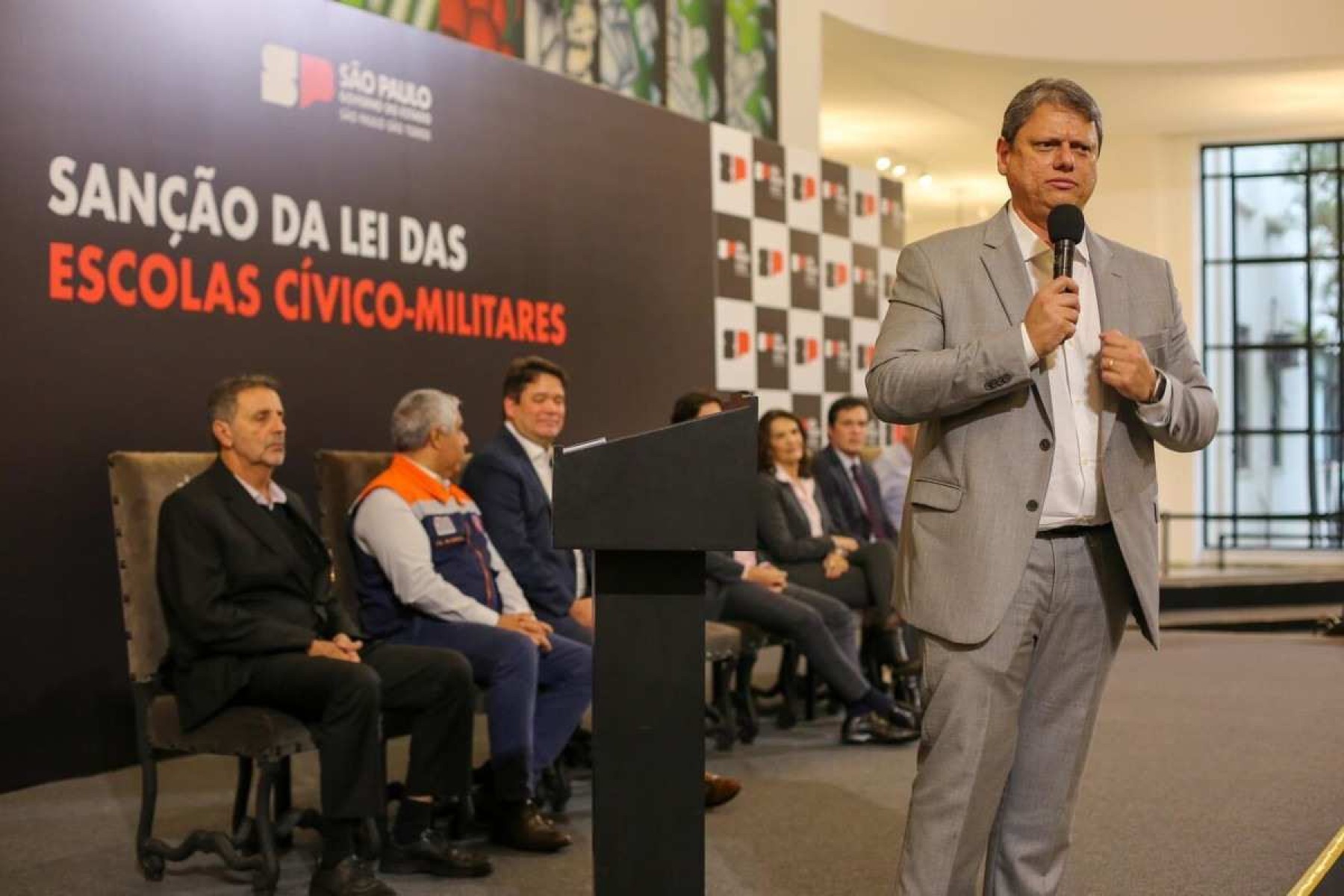 Gilmar decide pela retomada de programa de escolas cívico-militares em SP