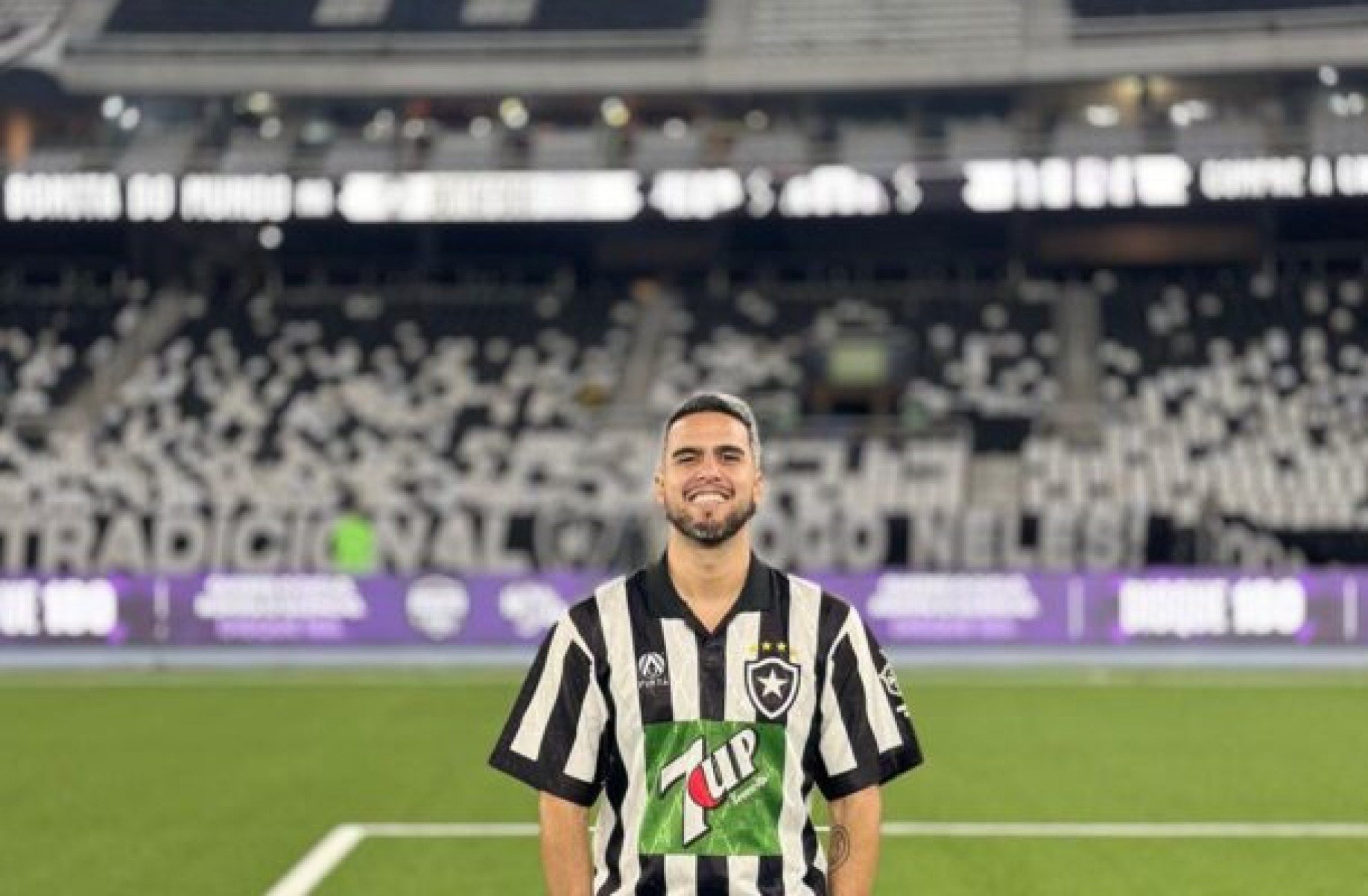 Botafoguense voa para a Argentina na hora do jogo contra o Palmeiras: ?Bolado?