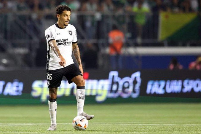 GREGORE -  Anotou seu segundo gol pelo Glorioso em um momento crucial do campeonato. Muito eficiente em suas ações, foi um leão na marcação. - NOTA 7,5 - Foto: Vitor Silva/Botafogo