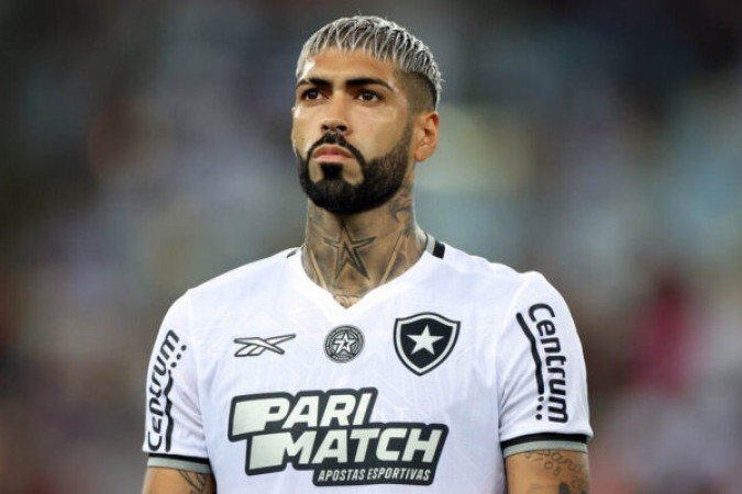 BARBOZA -  Eficiente no combate dentro e fora da área, foi o xerifão da zaga. Fez desarmes espetaculares, frustando os atacantes do Verdão. Também colaborou bastante na saída rápida para o ataque - NOTA 7,5 - Foto: Vitor Silva/Botafogo