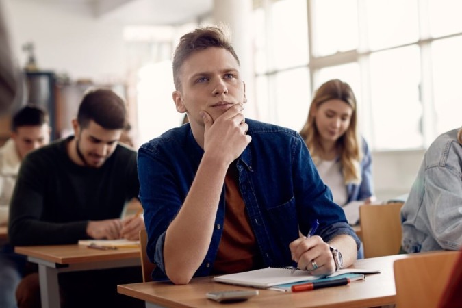 Alguns cuidados são importantes ao responder às questões discursivas da Fuvest e da Unicamp (Imagem: Drazen Zigic | Shutterstock)  -  (crédito: EdiCase)