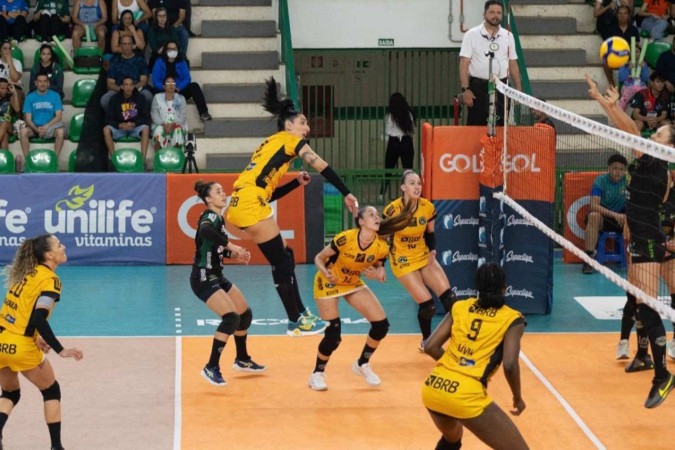 O Brasília Vôlei aposta no contra-ataque como um das soluções para superar o favoritismo do time paulista na partida desta noite, em São Paulo -  (crédito:  Rogério Guerreiro/Brasília Vôlei)