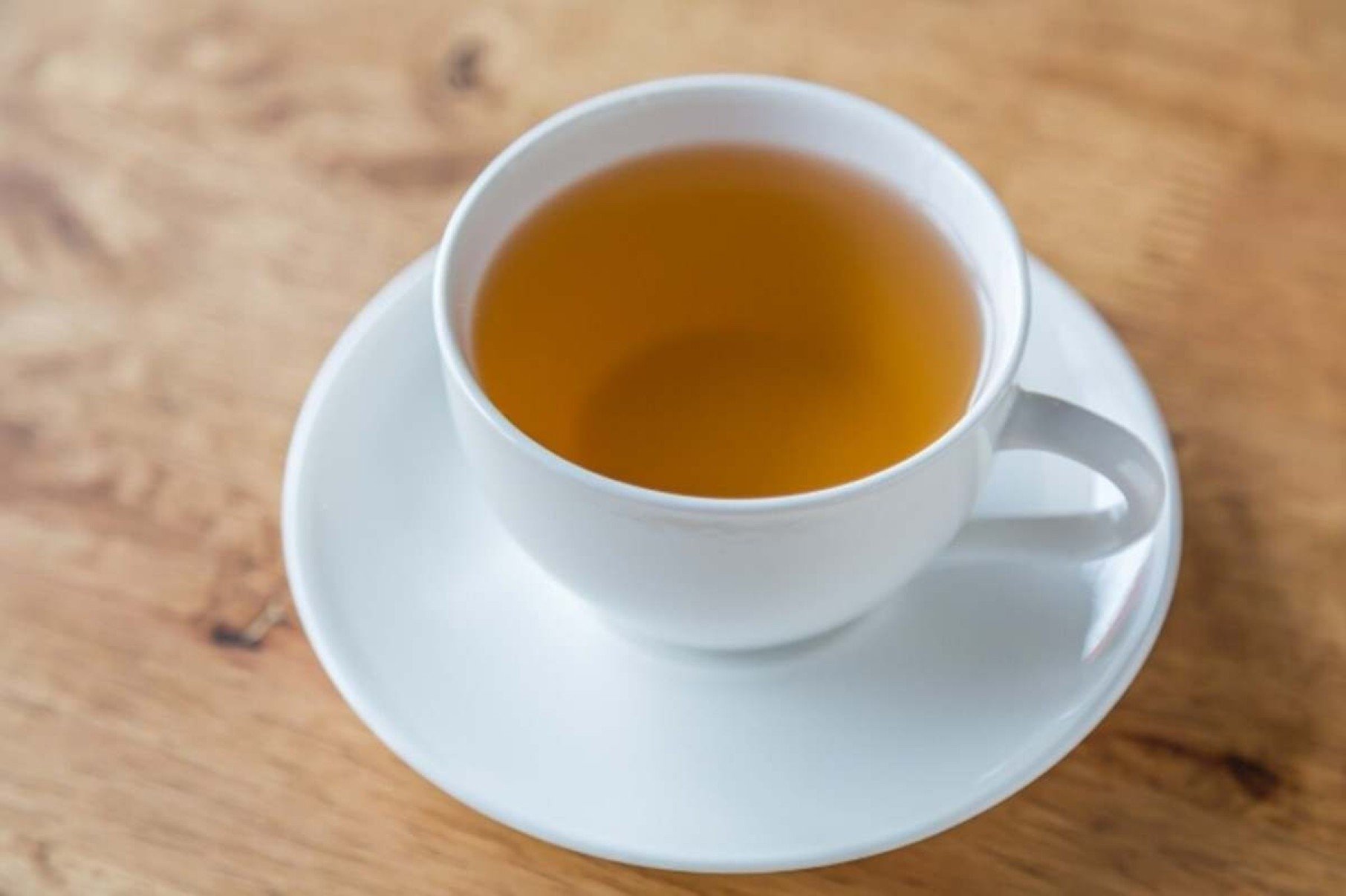 O chá de boldo também é uma opção para tratar a ressaca durante o carnaval, já que o boldo é uma planta que melhora o funcionamento do fígado ao estimular a produção da bile