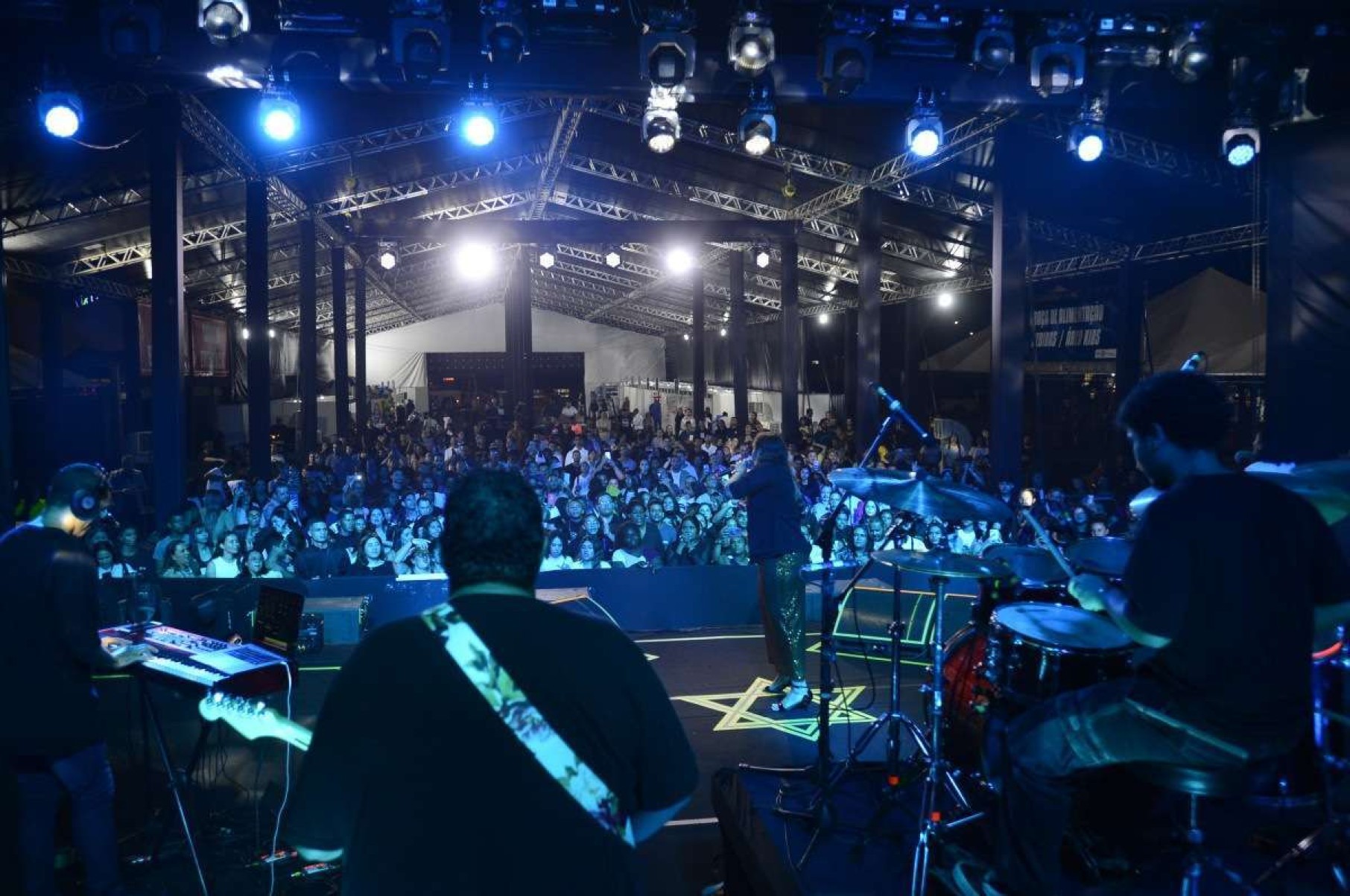  Ontem, a Esplanada dos Ministérios foi preenchida por música gospel, postura de adoração e muita emoção