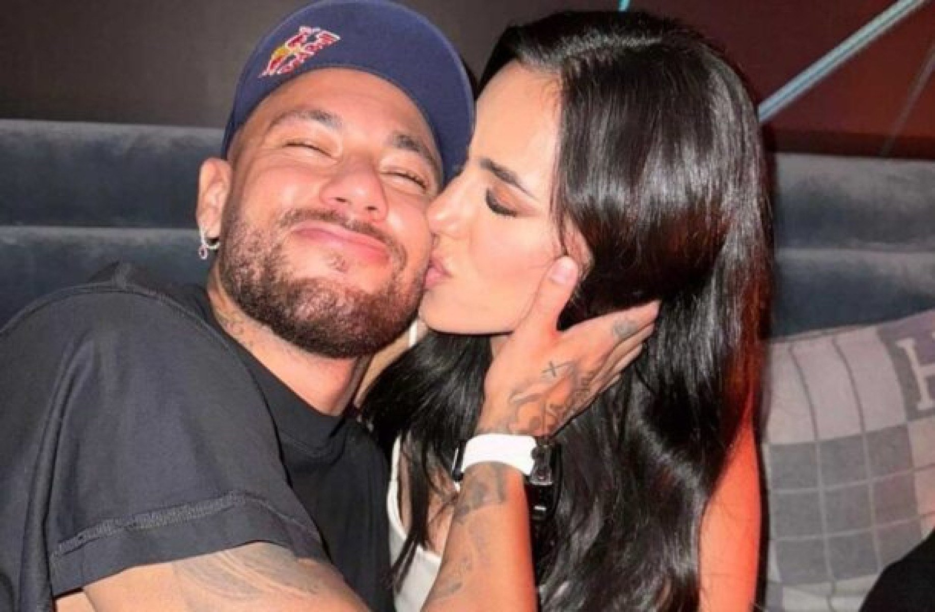 Neymar, Bruna Biancardi e Mavie durante um momento 
de lazer