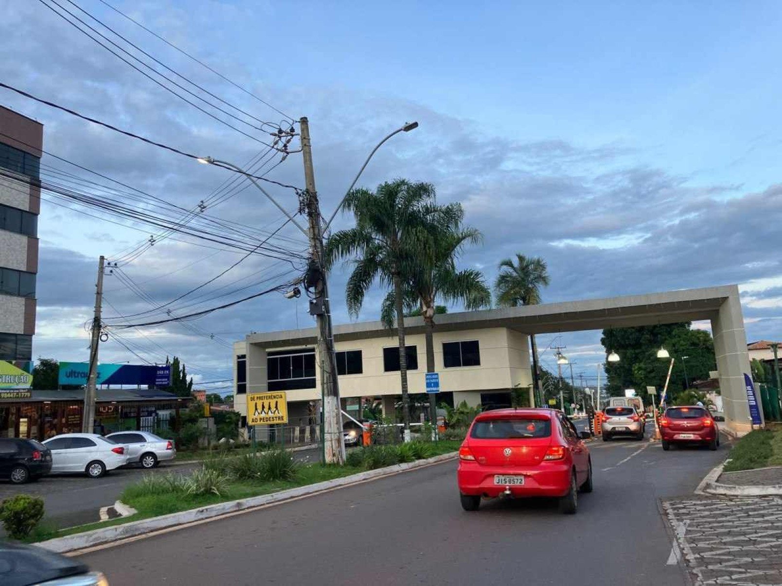 Decisão para demolição do Condomínio RK é alvo de críticas na CLDF