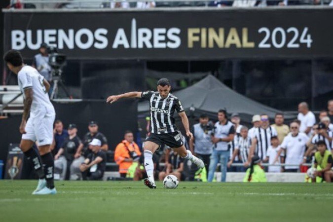 JUNIOR ALONSO - O mais seguro da defesa, mesmo assim um gol saiu do seu lado. NOTA 6,0 -  Foto: Pedro Souza / Atlético