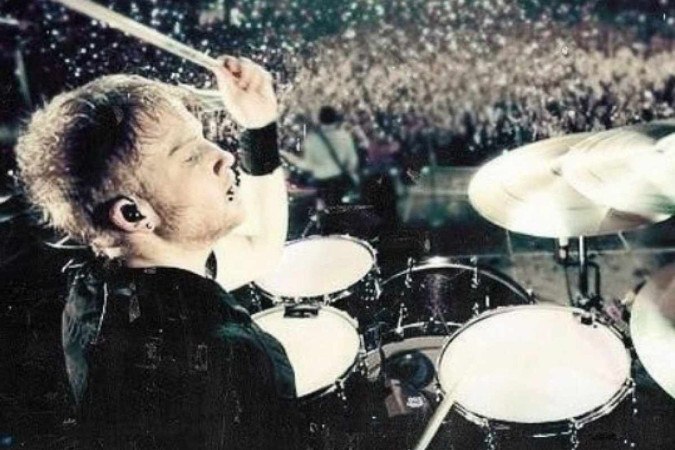 Bob  Bryar fez deixou a banda My Chemical Romance em 2010 -  (crédito: Reprodução Instagram @bobbryar.crew)