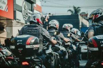 Policiais frustraram tentaram de sequestro de idoso que era mantido dentro de porta-malas do carro -  (crédito: Divulgação SSP/SP)