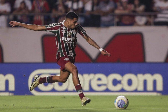 KAUÃ ELIAS  - Uma boa chance no primeiro tempo e pouca coisa mais. Quase inoperante, foi corretamente substituído por Cano aos 13 da etapa final. NOTA 4,0  - Foto: Luças Merçon/Fluminense