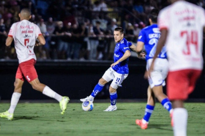RAMIRO - Por mais que parecesse uma substituição defensiva, a entrada de Ramiro mudou o Cruzeiro para melhor. Para coroá-lo, marcou o gol do empate no fim. NOTA 7,5. Foto: Gustavo Aleixo / Cruzeiro