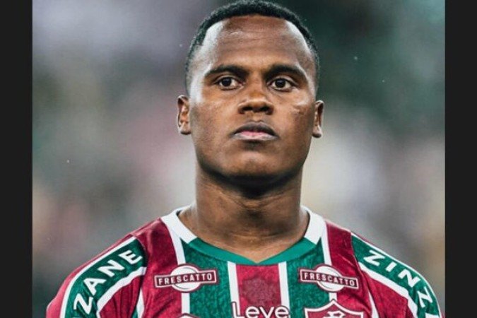 ARIAS  - ÁRIAS - Procurou se movimentar pelos flancos,  chamando muitas jogadas. Cobrou mal o pênalti, mas compensou fazendo um gol sensacional. NOTA 7,0.  Foto: Luças Merçon/Fluminense