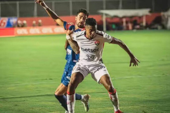 Vitória contou com protagonismo do centroavante Alerrandro para superar o Fortaleza - (crédito: Foto: Matheus Lotif / Fortaleza) Vitória contou com protagonismo do centroavante Alerrandro para superar o Fortaleza - (crédito: Foto: Matheus Lotif / Fortaleza)