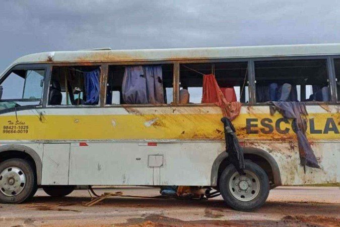 Micro-ônibus que tombou na BR-070 era de pastor que levava fiéis a batizado -  (crédito: Material cedido ao Correio )