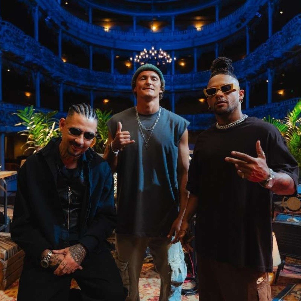 Oriente completa 15 anos e lança álbum cheio de participações