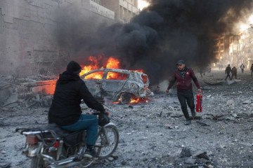 Destruição após bombardeio de forças da Rússia contra Idlib, cidade localizada no norte da Síria controlada pelos rebeldes -  (crédito: Omar Haj Kadour/AFP)