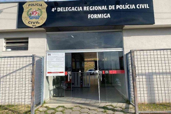 Homem seguiu e mulher até a delegacia quando ela se queixava dele e acabou preso -  (crédito: PCMG)