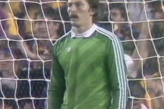 Helmuth Ducadam virou herói na Romênia após brilhar contra o Barcelona na Champions League - (crédito: Foto: Reprodução /Redes Sociais) Helmuth Ducadam virou herói na Romênia após brilhar contra o Barcelona na Champions League - (crédito: Foto: Reprodução /Redes Sociais)