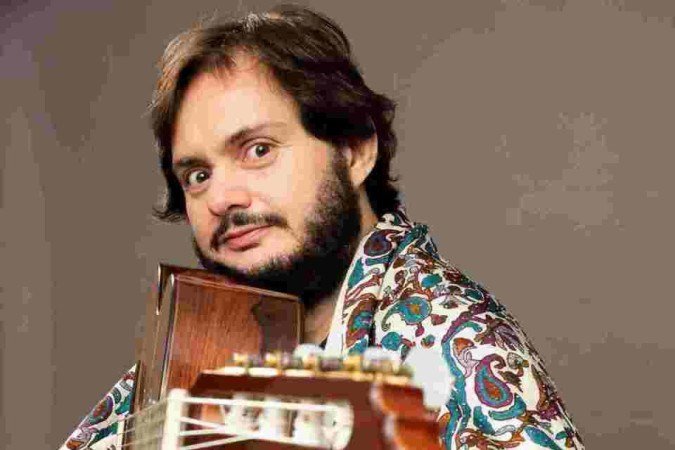 Yamandu Costa faz show de graça no Clube do Choro