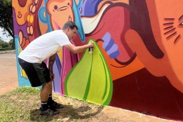 Caio, o Neew, grafiteiro convidado pela Administração do Parque -  (crédito: Foto CV nov2024)