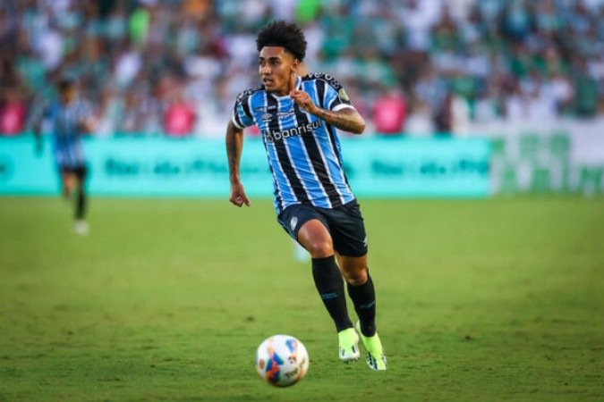 Diretoria do Tricolor Gaúcho confirma saída de volante - (crédito: Foto: Lucas Uebel / Grêmio) Diretoria do Tricolor Gaúcho confirma saída de volante - (crédito: Foto: Lucas Uebel / Grêmio)
