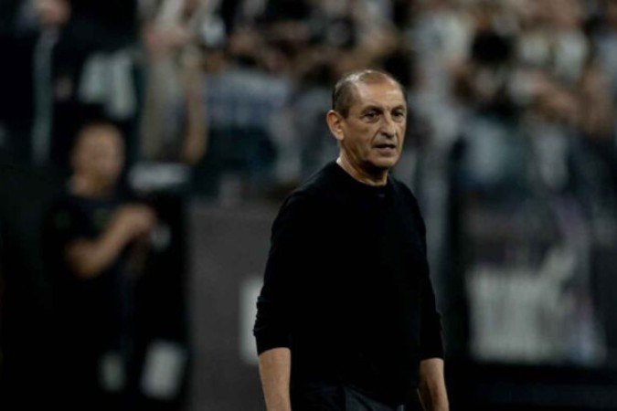 Ramón Díaz, técnico do Corinthians, na beira do campo - (crédito: Foto: Rodrigo Coca / Ag. Corinthians) Ramón Díaz, técnico do Corinthians, na beira do campo - (crédito: Foto: Rodrigo Coca / Ag. Corinthians)