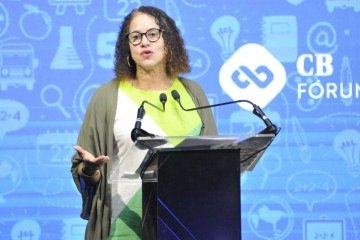 Para a ministra Luciana Santos, eventos como o C.B. Debate são essenciais no combate à violência de gênero -  (crédito: Minervino Junior/CB/D.A Press                )