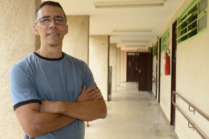  Flávio Henrique Vilela da Silva, professor de matemática: 