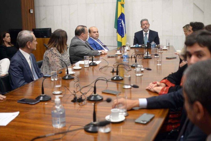 O governador do Distrito Federal se reuniu com o presidente da Câmara, Arthur Lira, acompanhado de senadores, deputados federais e distritais -  (crédito: Ed Alves/CB/D.A Press)