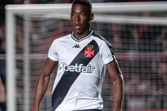 LÉO - Teve uma atuação segura nos duelos individuais com Hulk e não comprometeu no sistema defensivo. NOTA: 6.0. Foto: Leandro Amorim/Vasco