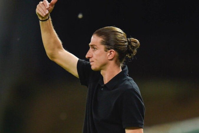 TÉC. FILIPE LUÍS - Usou o jogo para testar uma nova escalação e um novo estilo de jogo. O time teve um comportamento diferente, mas se saiu muito bem. Substituiu bem no segundo tempo e o time jogou melhor. NOTA 6.5 - Foto: Marcelo Cortes/CRF.