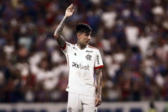 PULGAR - Com Evertton Araújo mais focado na marcação, o chileno tentou ajudar na armação, mas sem grande inspiração. No fim, deu assistência para Luiz Araújo. NOTA 6.5 - Foto: Marcelo Cortes/CRF.