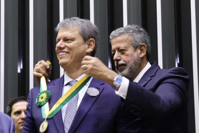 Outorga da Medalha do Mérito Legislativo. Governador do Estado de São Paulo, Tarcísio de Freitas, Presidente da Câmara dos Deputados, Arthur Lira -  (crédito: Marina Ramos/Câmara dos Deputados)